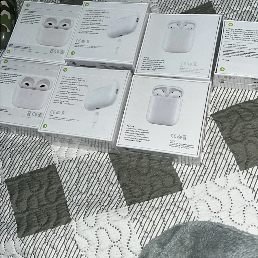 Wireless Earbuds with Charging Case - White